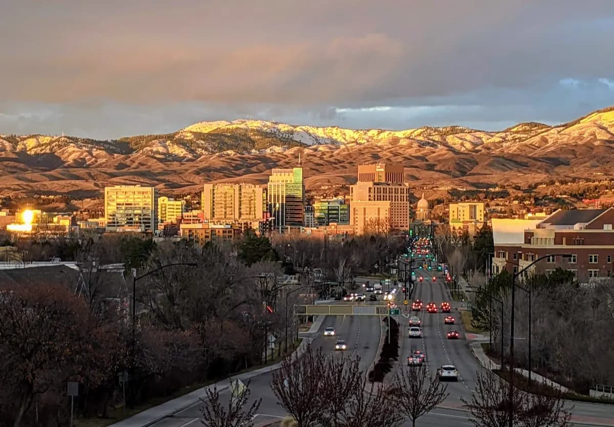 Commercial gaming tables and pool-table service across Idaho — Boise