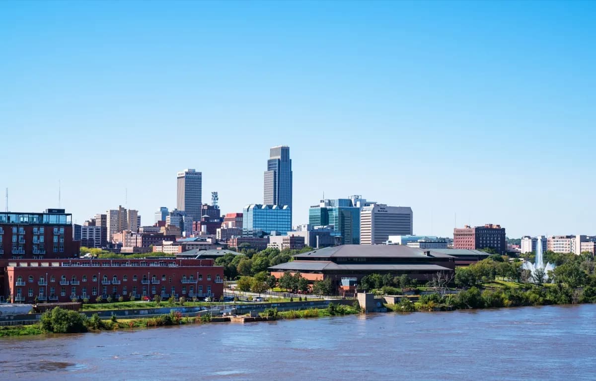 Commercial gaming tables and pool-table service across Nebraska — Omaha